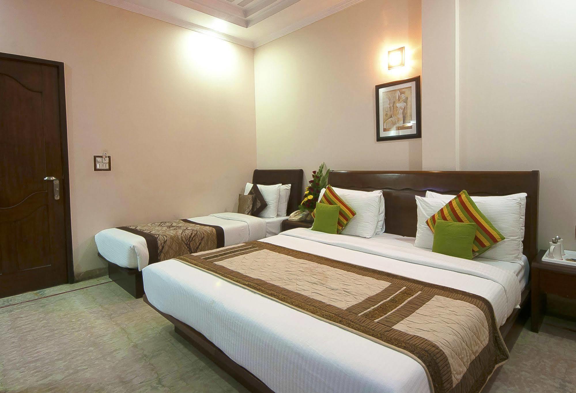 Hotel Suncity Delhi  Exterior photo