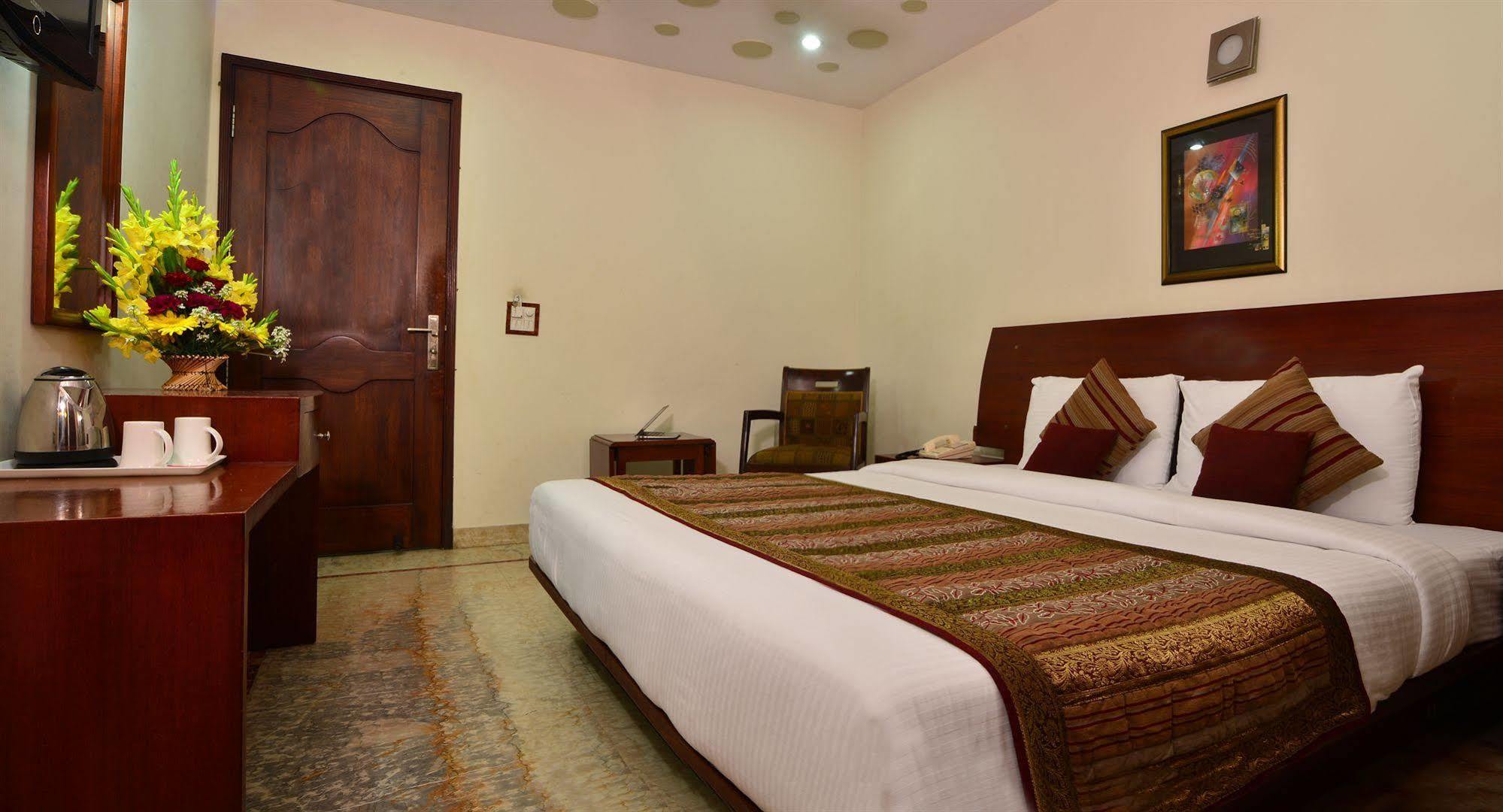 Hotel Suncity Delhi  Exterior photo